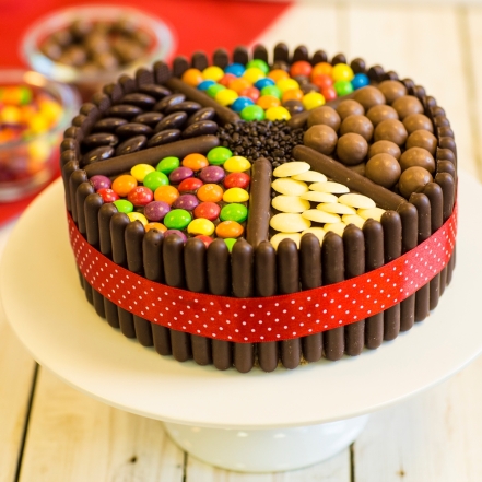 KitKat Gems Cake - Cake for you