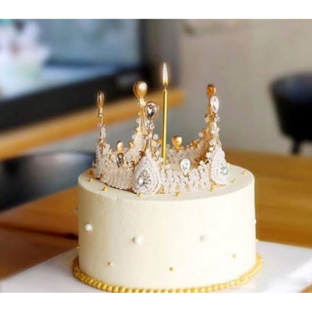 Amazon.com: Crown Cake Topper Crystal Quinceanera Crown Princess Tiara for  Women and Girls Decoration for Wedding Birthday Baby Shower Bride Hair  accessories (Gold) : Grocery & Gourmet Food