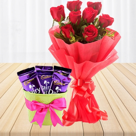 Lindt Lindor Heart Shape Valentine Chocolate Gift Combo @ Best Price |  Giftacrossindia